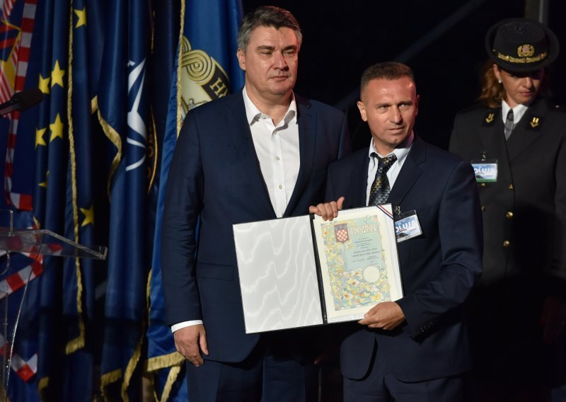 Zagrebačko tužiteljstvo pokrenulo istragu protiv generala HVO-a Jelića kojeg je odlikovao predsjednik Milanović