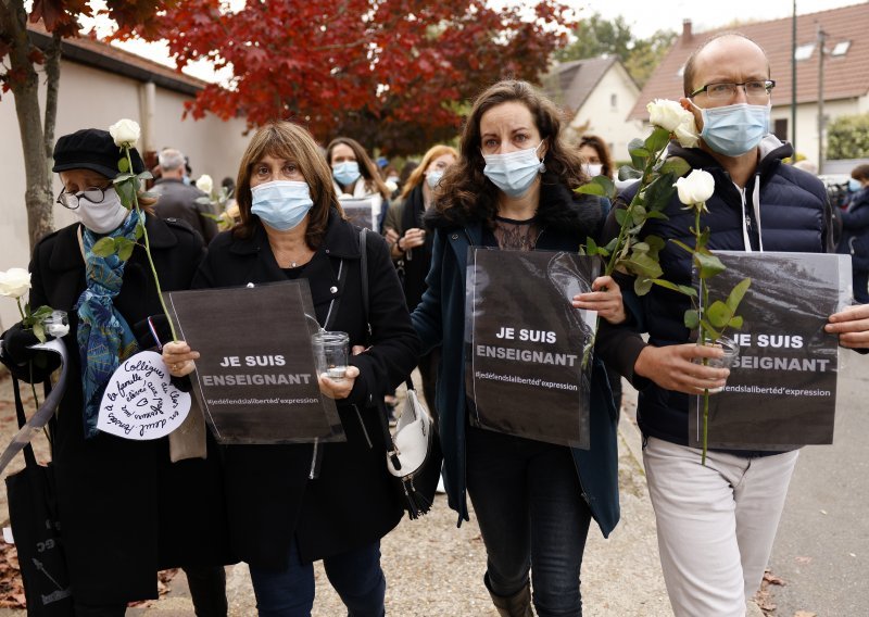 Francuska u šoku dan nakon stravičnog ubojstva profesora: 'Moja se kći raspada od užasa, kako da joj objasnim nešto nepojmljivo'