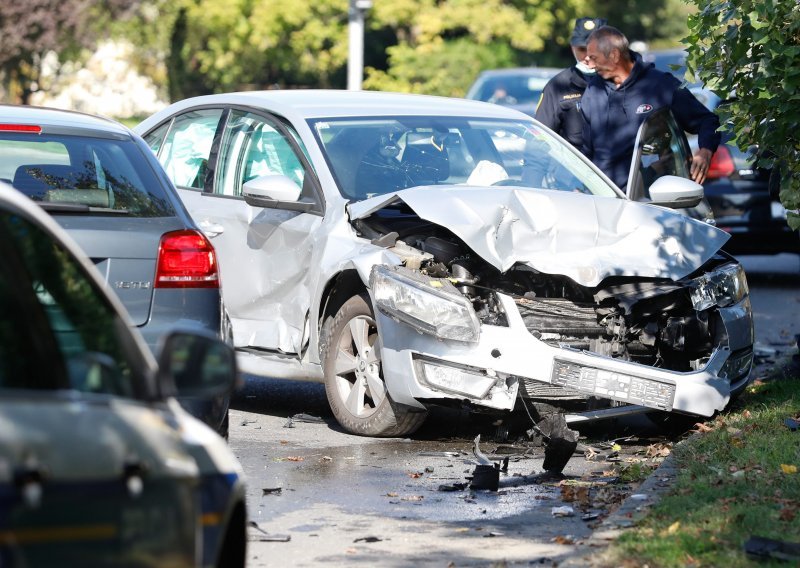 Trudnica ozlijeđena u teškoj nesreći u Dubravi, sudarila se četiri automobila