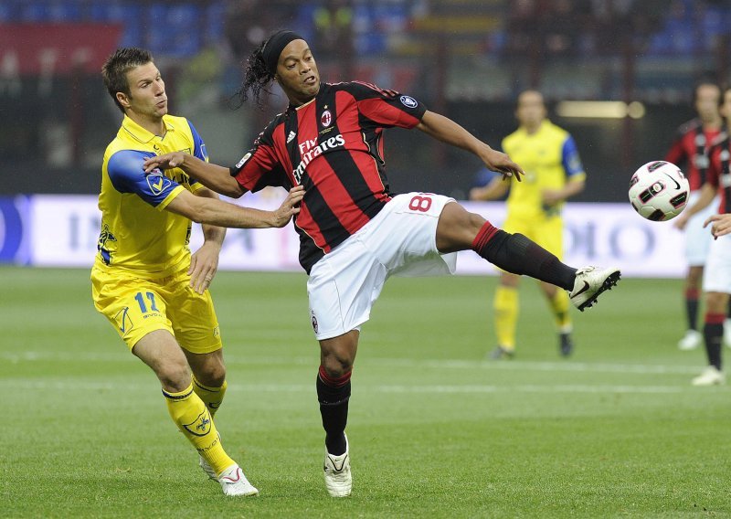 Pogledajte novu Ronaldinhovu čaroliju