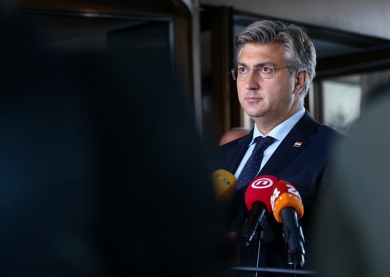 [VIDEO/FOTO] Plenković: Bizarni predsjednik Milanović je protiv borbe s korupcijom i koronavirusom, svojim riječima podriva rad stožera i bolnica