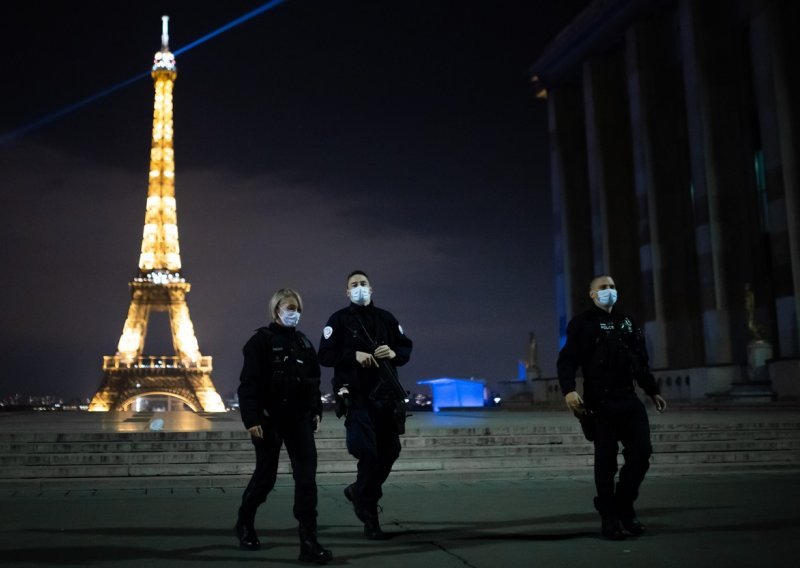 Evakuirano područje oko Slavoluka pobjede i Eiffelovog tornja u Parizu