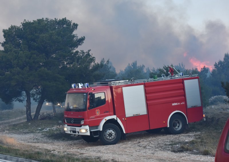 Netko je noćas zapalio repetitor u Škabrnji; napravio je štetu od 150 tisuća kuna