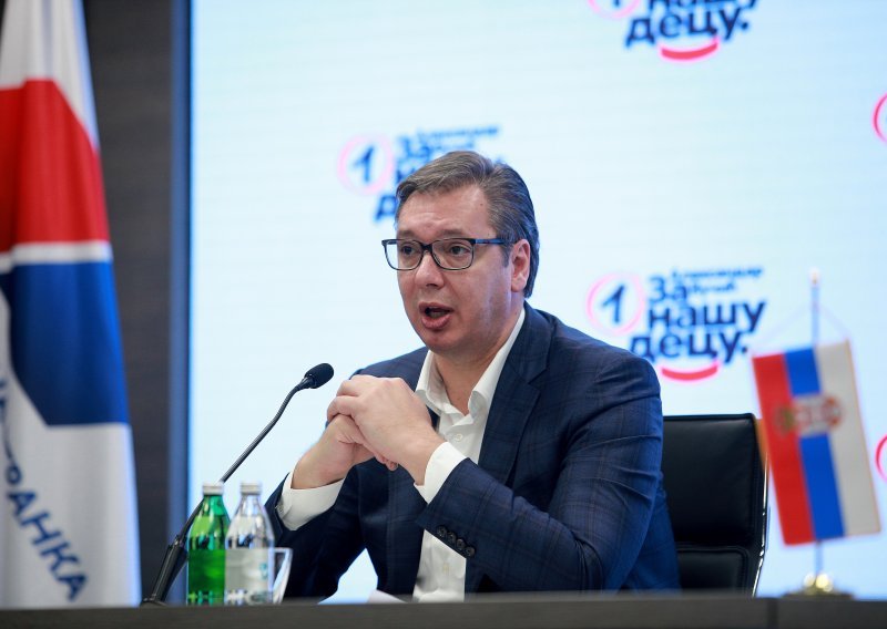 Vučić: Bolnice u Srbiji su sve punije, situacija je sve teža