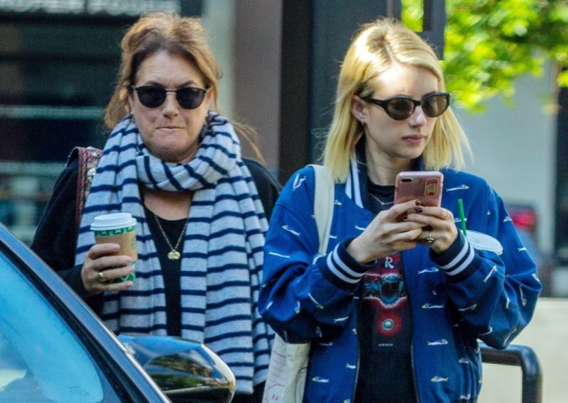 Glumica Emma Roberts blokirala vlastitu majku: 'Majke i Instagram loša su kombinacija'