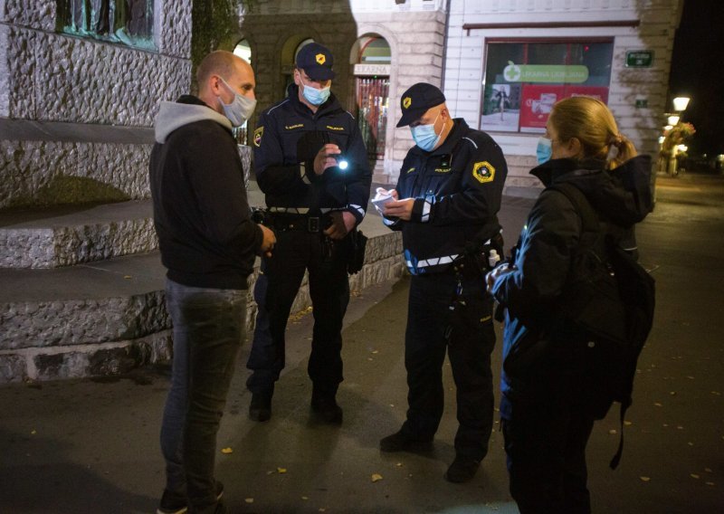 [FOTO] U Sloveniji službeno potvrđeno: Čak 1503 novozaraženih! Ovako je izgledao prvi policijski sat u povijesti te zemlje