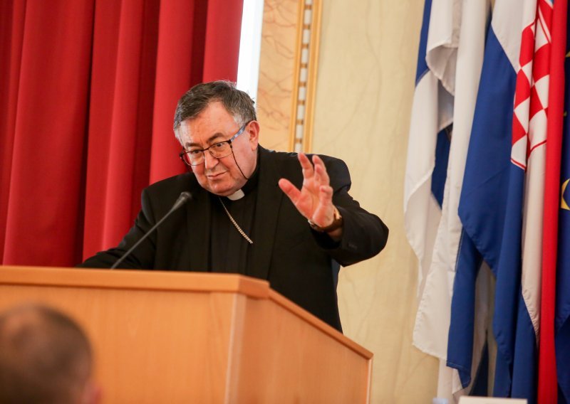 Kardinal Puljić pozvao političare u BiH na iskreni dijalog i dogovor