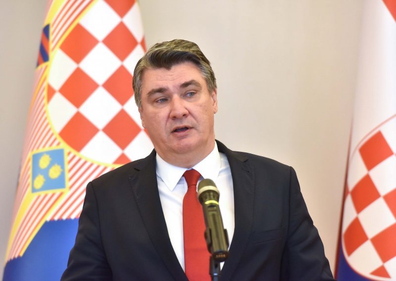 Milanović pozvao Plenkovića i Jandrokovića da polože zajednički vijenac za poginule branitelje na Mirogoju