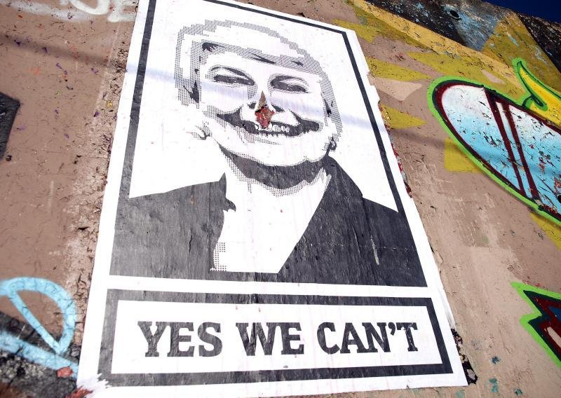 Kosor s plakata: Yes, we can't