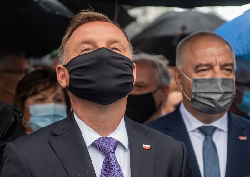 Poljski predsjednik Duda zaražen koronavirusom, osjeća se dobro