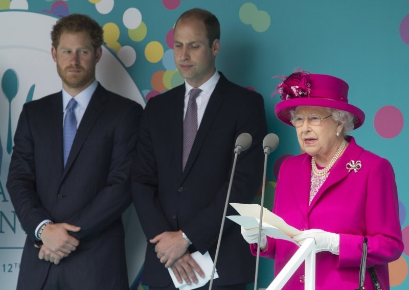 Izgledi za pomirenje sve su manji: Kraljica se još uvijek nada da će se Harry i Meghan pognute glave vratiti kući
