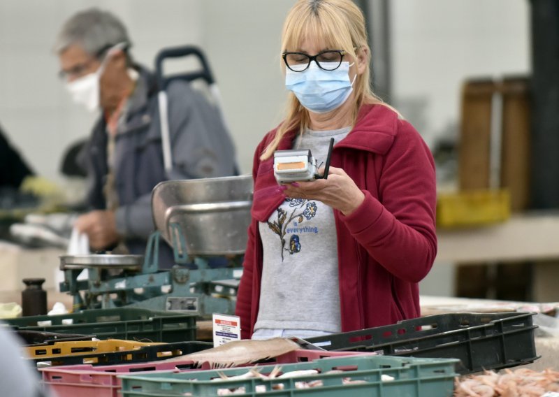 Maske štite, ali ventilacijski sustav važniji je u zatvorenu prostoru