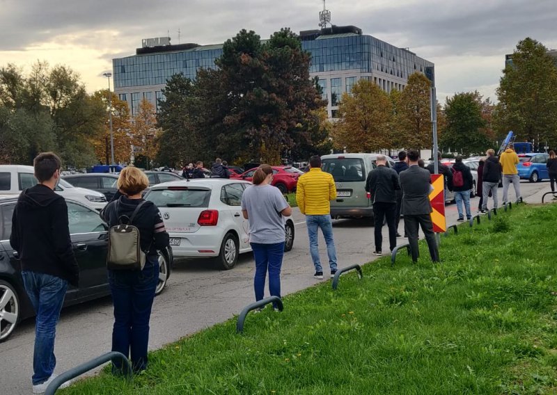 'Nije dobro odmah juriti na testiranje, a dok se čeka rezultat, ne treba se družiti s ukućanima'