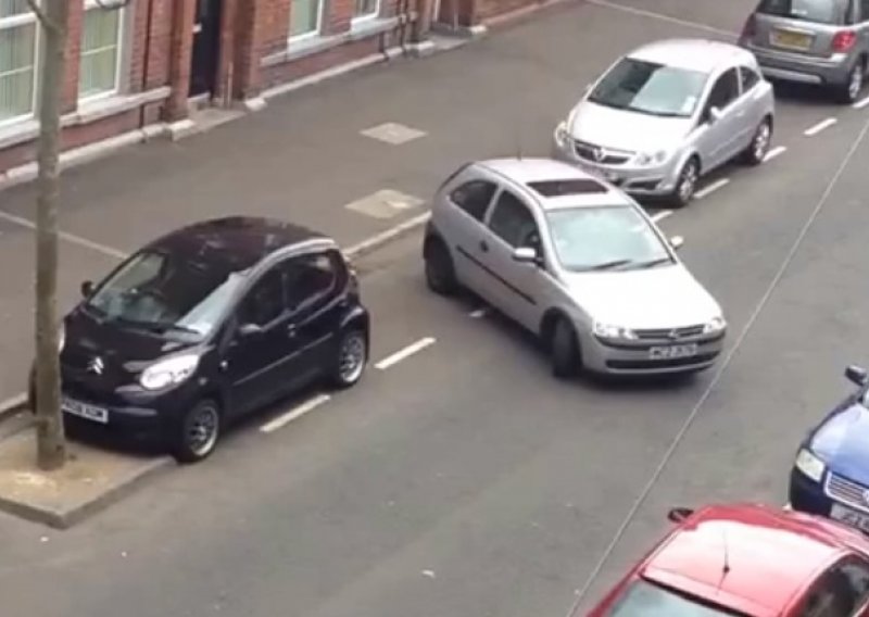 Najgore bočno parkiranje postalo senzacija na internetu