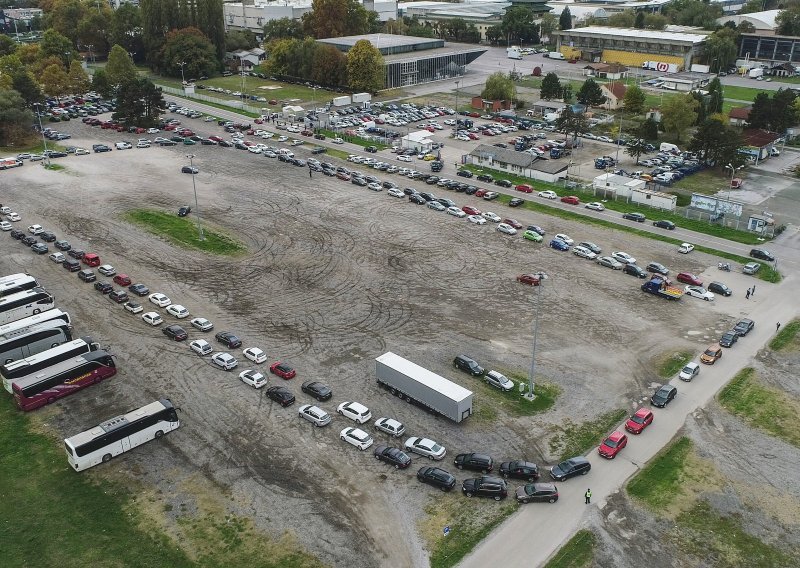 [FOTO/VIDEO] Kaos u Zagrebu: Zbog testiranja na koronu začepljena prometna žila kucavica grada