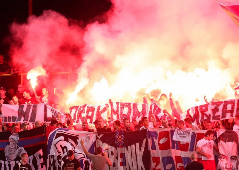 [FOTO/VIDEO] Torcida proslavila 70. rođendan; najstarija navijačka skupina u Europi priredila do sad neviđenu feštu