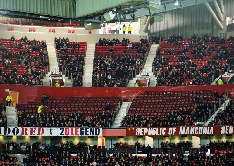 Englezi ne puštaju gledatelje na stadione, ali Manchester ima ideju kako da ih dovede na Old Trafford; klub po utakmici gubi pet milijuna eura