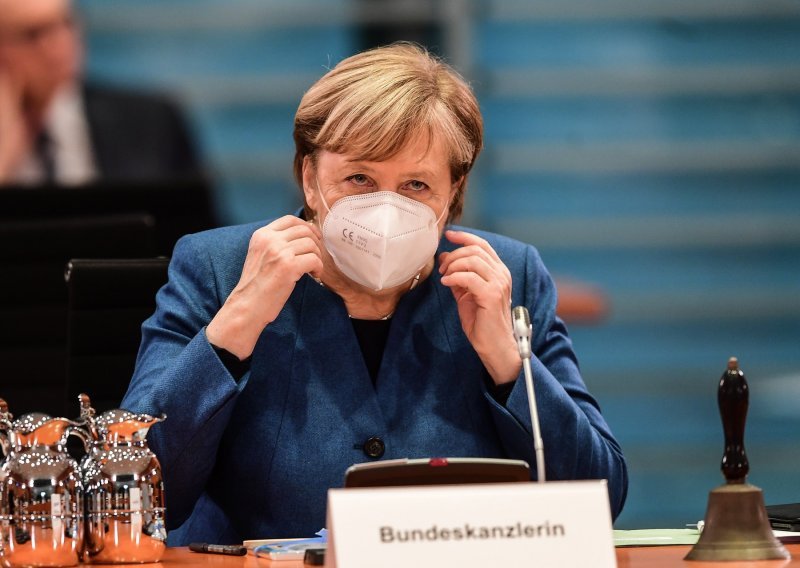 Njemačka progutala 'gorku pilulu', idu u jednomjesečni djelomični lockdown: Neće raditi kafići, restorani, sportski objekti...Merkel: Danas je težak dan