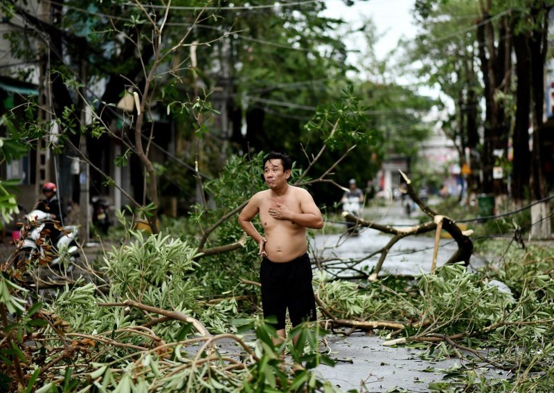 [FOTO] Tajfun u Vijetnamu odnio najmanje 25 života, deseci nestalih