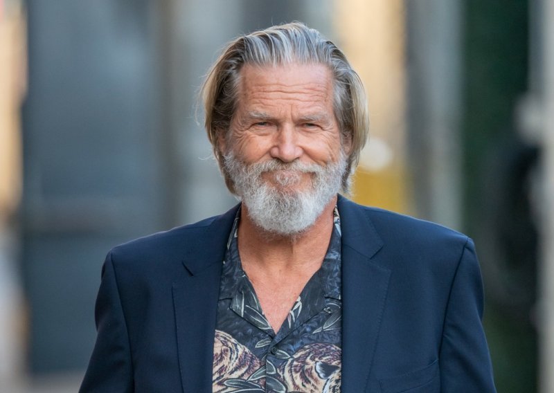 Dobro raspoložen unatoč teškoj dijagnozi: Jeff Bridges objavio fotografiju iz bolnice pa obožavateljima otkrio kako se osjeća