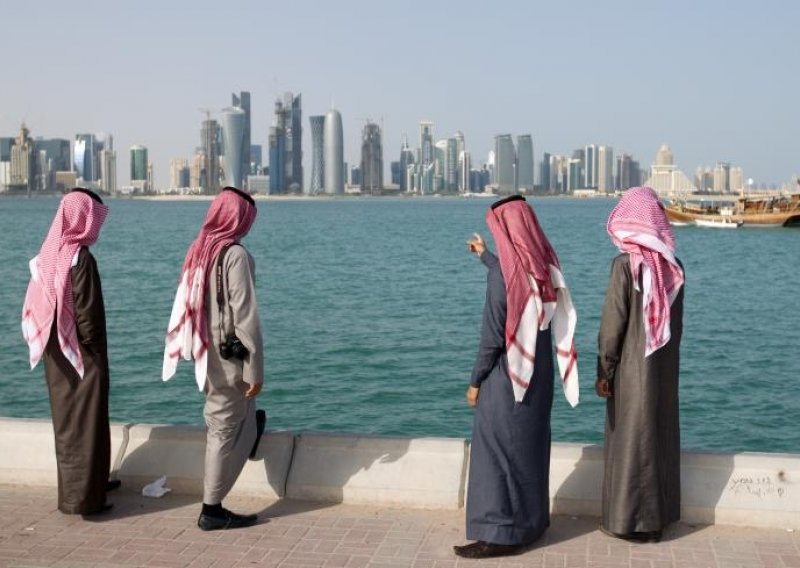 Šeici opet časte: Leko s gospodarstvenicima leti za Katar