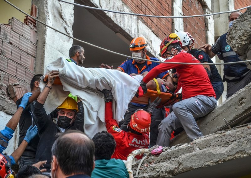 Potres u Turskoj: Trogodišnja djevojčica spašena, broj poginulih popeo se na 81