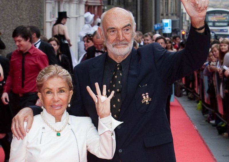 Oglasila se udovica Seana Conneryja s kojom je proveo dugih 45 godina u braku: 'Bez njega više ništa neće biti isto'