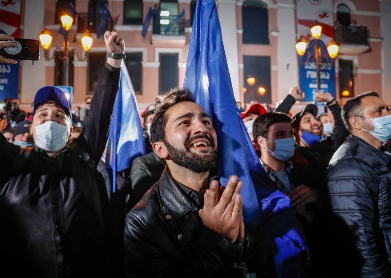 Izbori u Gruziji uglavnom pošteni iako oporba poziva na prosvjede