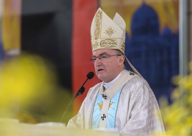 Kardinal Bozanić izrazio sućut SPC-u u povodu smrti patrijarha Irineja