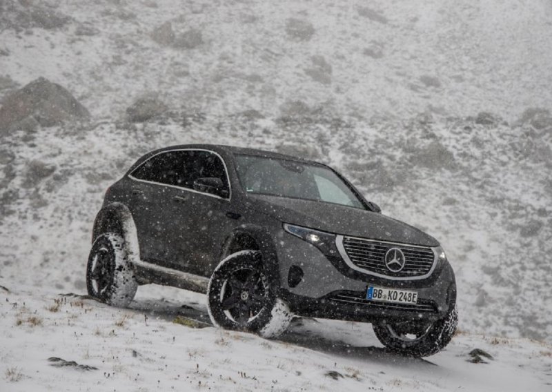 [FOTO/VIDEO] Mercedes-Benzov električni terenac EQC 4×4² pokorio Alpe