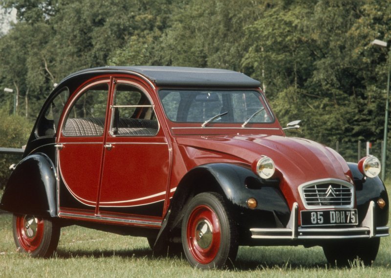 [FOTOPRIČA] Citroën 2 CV 6 Charleston slavi 40. rođendan