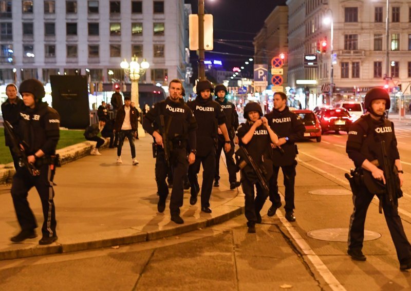 Čelnici Europske unije osudili teroristički napad u Beču kao 'kukavički čin'