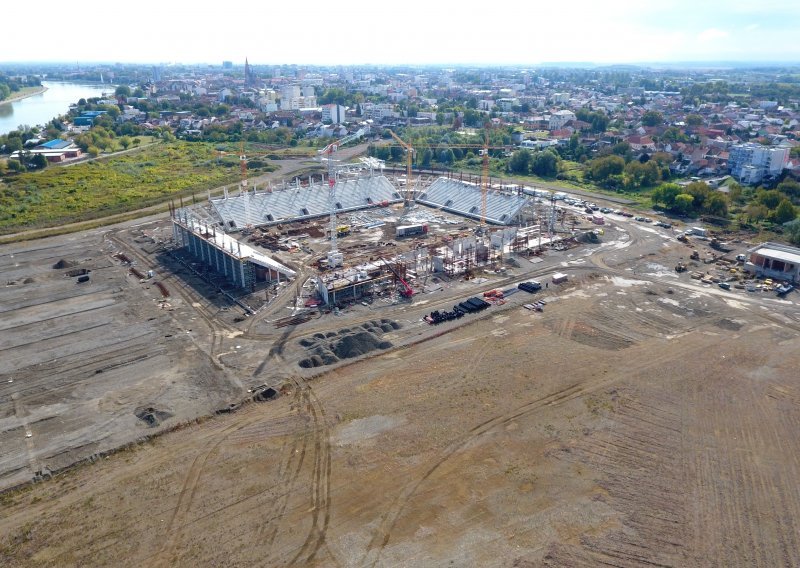 Pogledajte kako napreduje izgradnja budućeg naljepšeg stadiona u Hrvatskoj; NK Osijek objavio novi video, a imamo i fotografije
