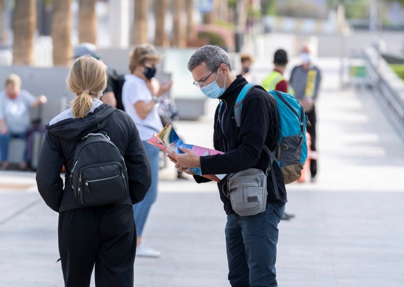 Novi val epidemije teško pogodio španjolski turizam u rujnu