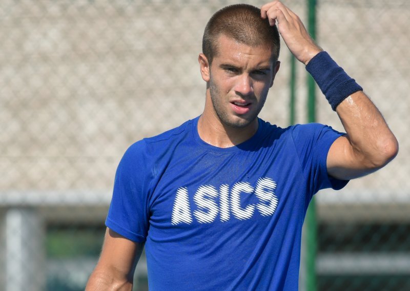 Borna Ćorić zapeo u drugom kolu ATP-a u Parizu; Australac Thompson bio je prejak za najboljeg hrvatskog tenisača