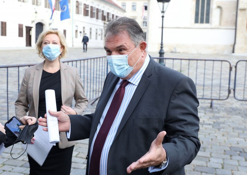 U Varaždinu 254 novih slučajeva; Čačić upozorio da je županija na granici pucanja na najslabijoj točki koja se zove respirator