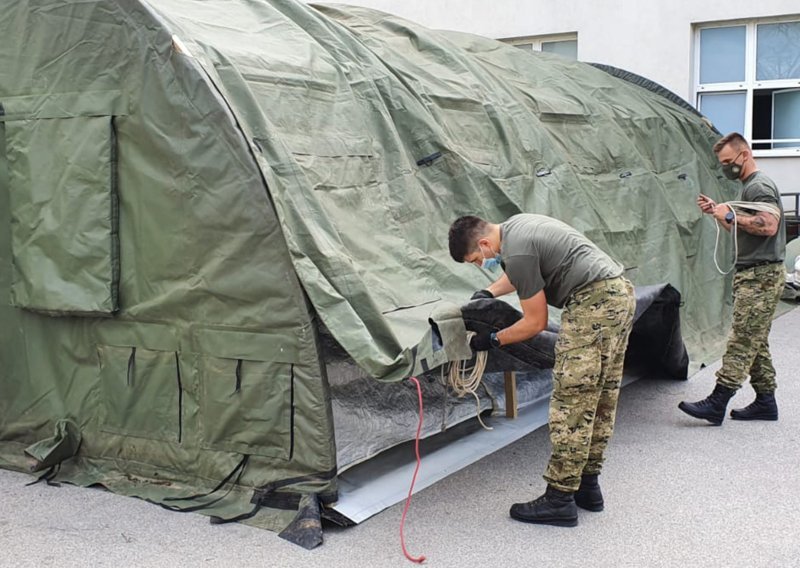 Hrvatska vojska postavlja šatore u krugu varaždinske bolnice