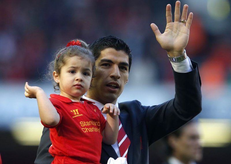 Suarez umiruje navijače Liverpoola: Hrpa izmišljotina...