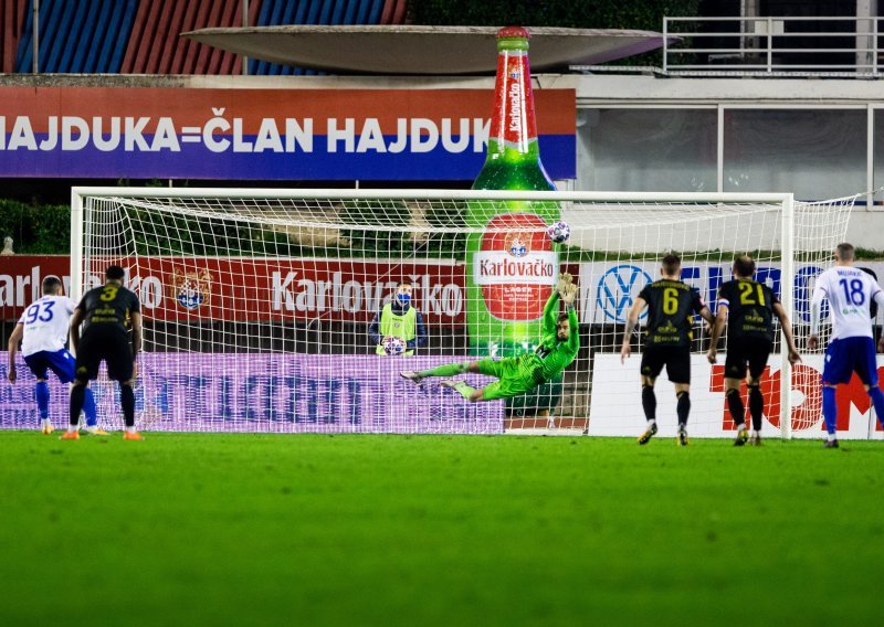 Pogledajte nevjerojatnu završnicu na Poljudu; zašto je dosuđen penal, kako su se igrači Hajduka prepirali oko toga tko će pucati te sjajnu obranu golmana Osijeka