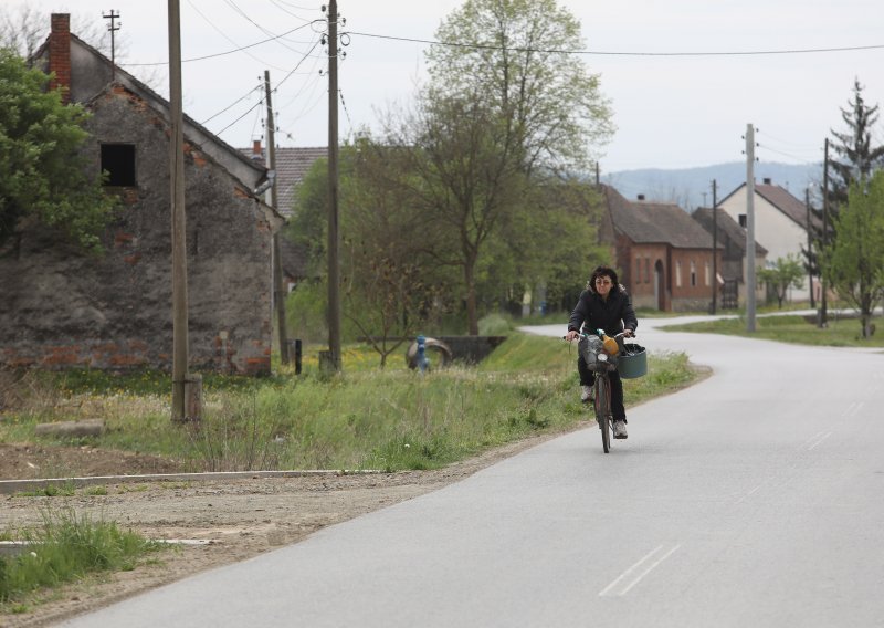 Hrvati se pomamili za bijegom iz grada na selo