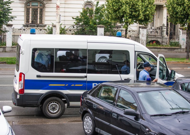 Uhićen zaraženi 35-godišnjak; napuštao prebivalište i prijetio poznanici