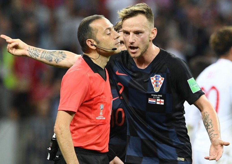 [FOTO/VIDEO] Ivan Rakitić otkrio nam što Lionel Messi uistinu misli o Luki Modriću, kakvi su izgledi da Bruno Petković završi u Barceloni i tko ga je najviše nagovarao da ne napušta reprezentaciju