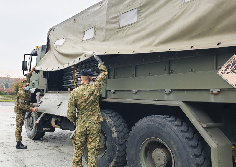 [FOTO] Vojska u KB Dubrava postavila 30 dodatnih kreveta