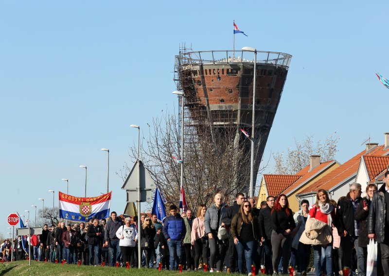 [DOKUMENT] Objavljene detaljne upute za Vukovar: Nema rukovanja, kafići se ranije zatvaraju, ako imate grlobolju ili vam curi nos, nemojte dolaziti