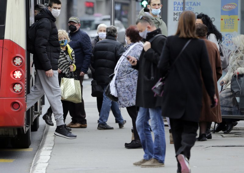 Rekordan broj umrlih u Srbiji od početka epidemije; Vučić će primiti 'prvo cjepivo koje dođe'