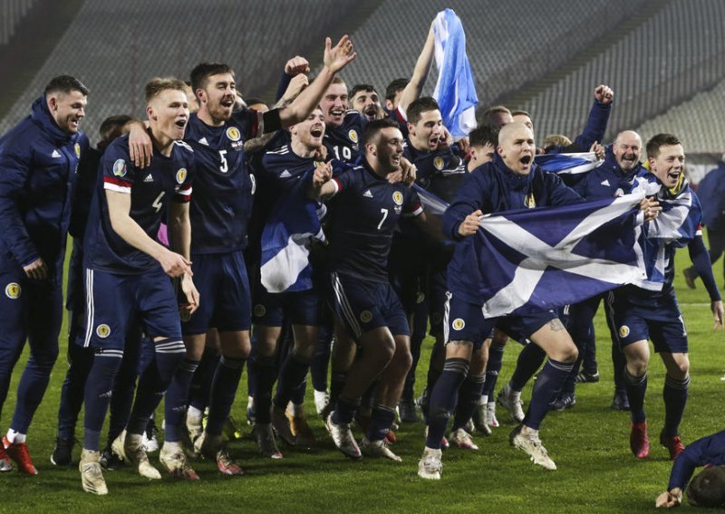 [VIDEO/FOTO] Pogledajte slavlje škotskih nogometaša nakon što su usred Beograda srušili Srbiju i izborili nastup na Euru 2021.