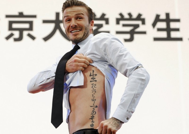 Beckham se od neugodnosti spasio pokazavši seksi torzo