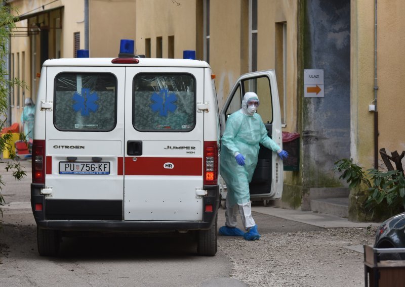 U Istarskoj županiji 77 novozaraženih, umrla jedna osoba