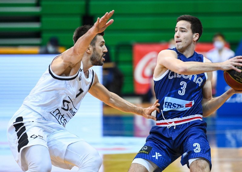 Cibona čak devet minuta nije uspjela zabiti koš, što je Partizan kaznio serijom 18:0 i došao do pobjede