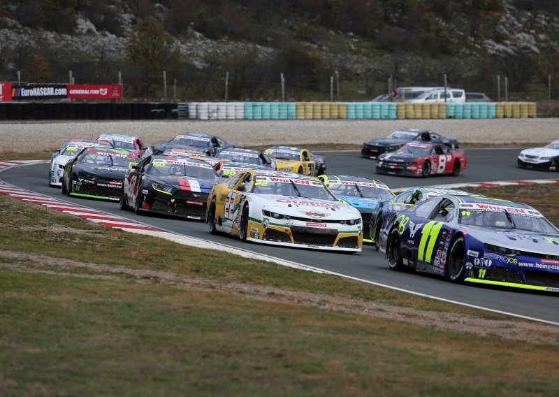 [VIDEO] Na grobničkoj premijeri NASCAR-a sudjelovao i Niko Pulić, a s tribina ga gledala čak trojica veleposlanika